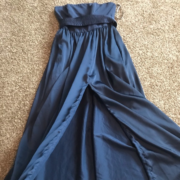 Size 4 Vera Wang Navy Blue Bridesmaids/Prom Dress - Picture 2 of 4